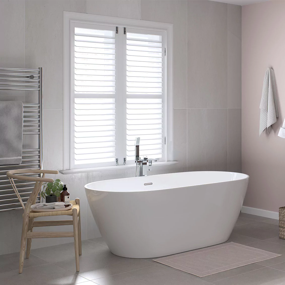 Tissino Angelo Freestanding Bath, White 1700x800mm in a modern bathroom space