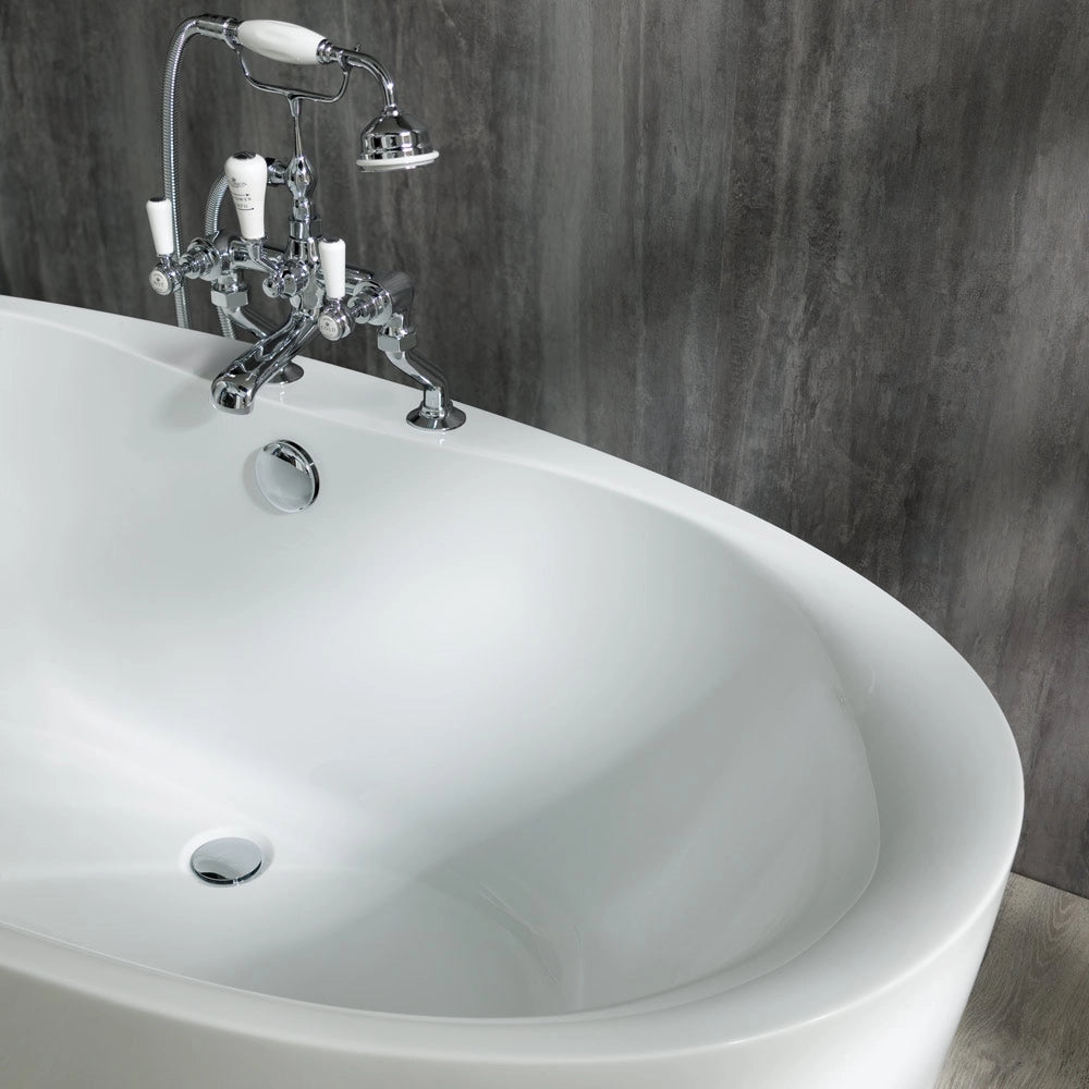 BC Designs Tamorina Acrylic Freestanding Bath, Double Ended Bath, Polished White, 1600x800mm close up view